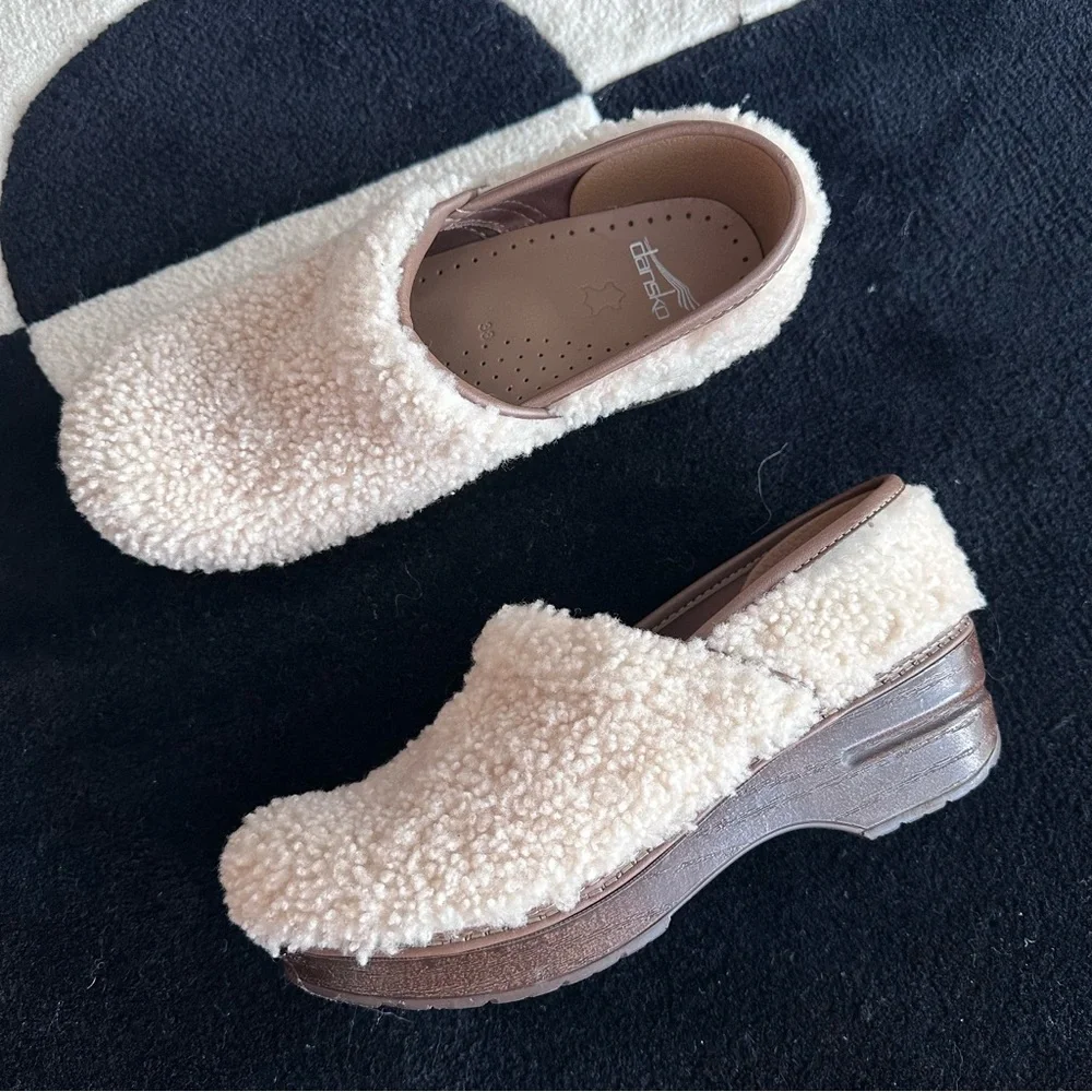 LIKE NEW Dansko Shearling Clogs - Picture 2 of 4